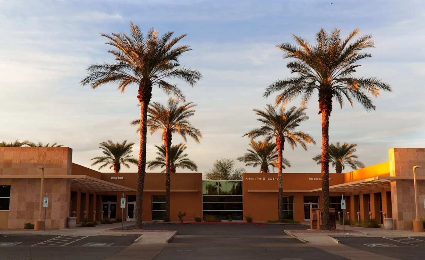 The Scottsdale shopping center where Mountain View Smiles is located